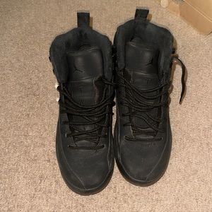 Black Jordan 12s